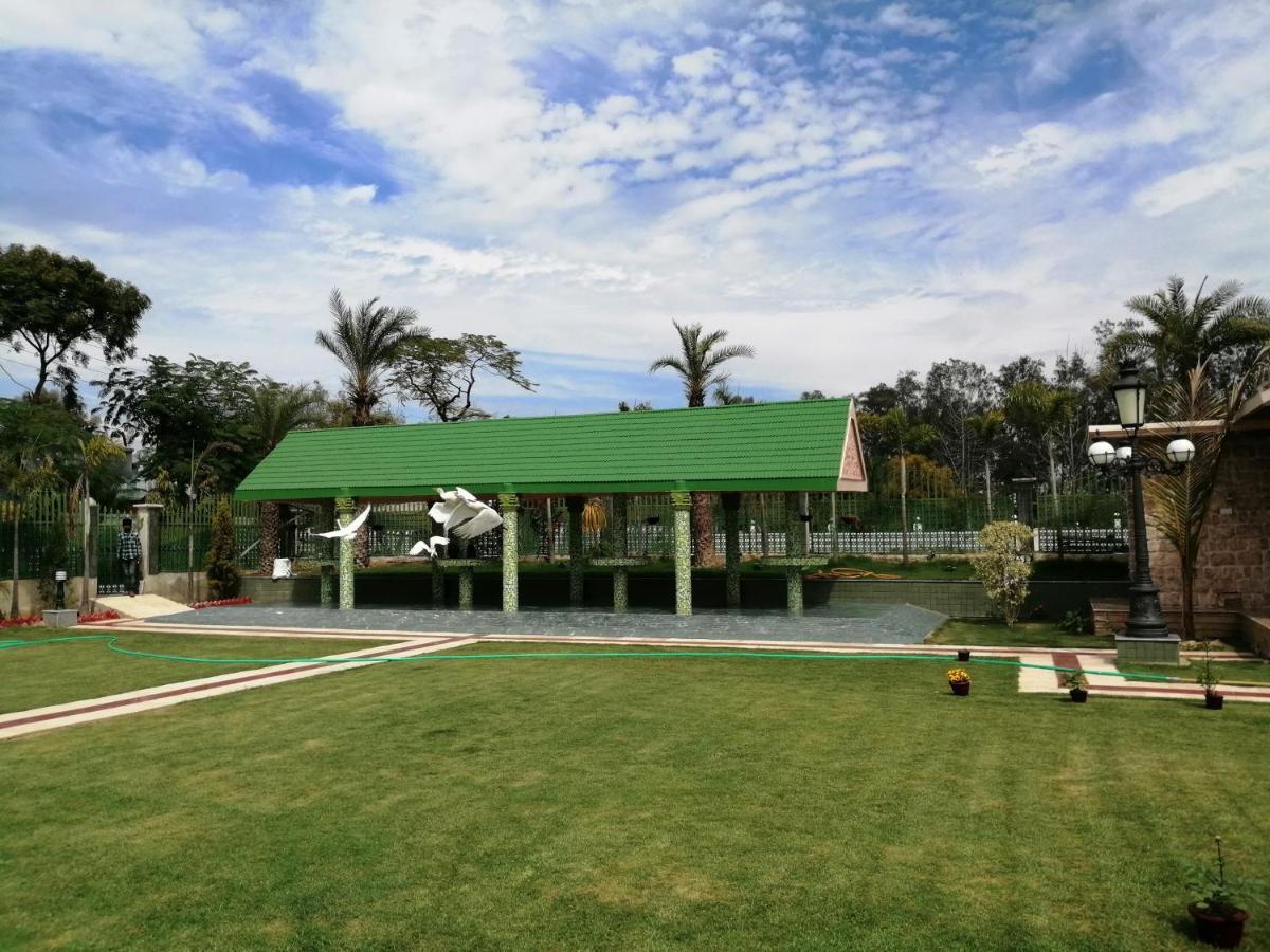 Mann The Palm Retreat Hotel Lucknow Exterior photo
